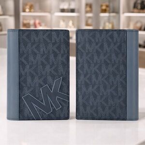 Michael Kors Cooper Signature Logo Black Leather Folding Card Case in Cornflower